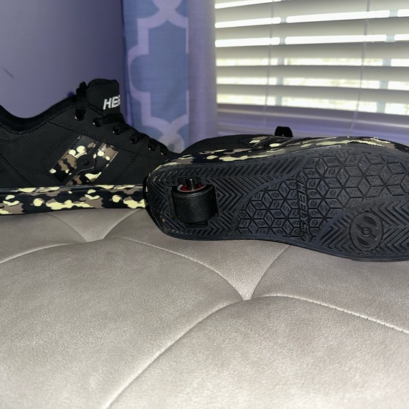 Heely's - Picture 2 of 7